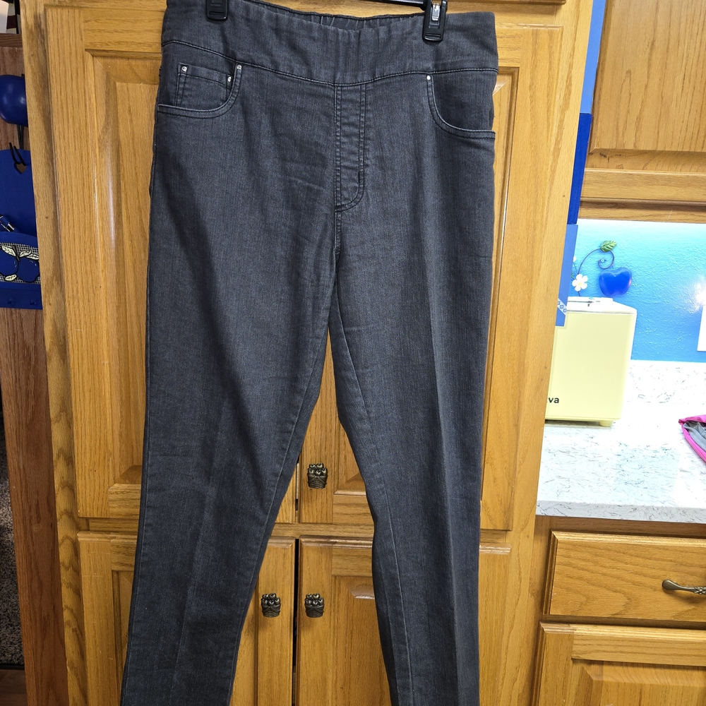 1083 BFA classics flat front jeans.  Women's Straight Leg Jeans - Charcoal